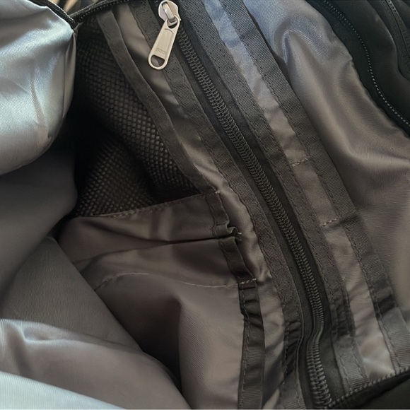 north face black backpack - Picture 2 of 4